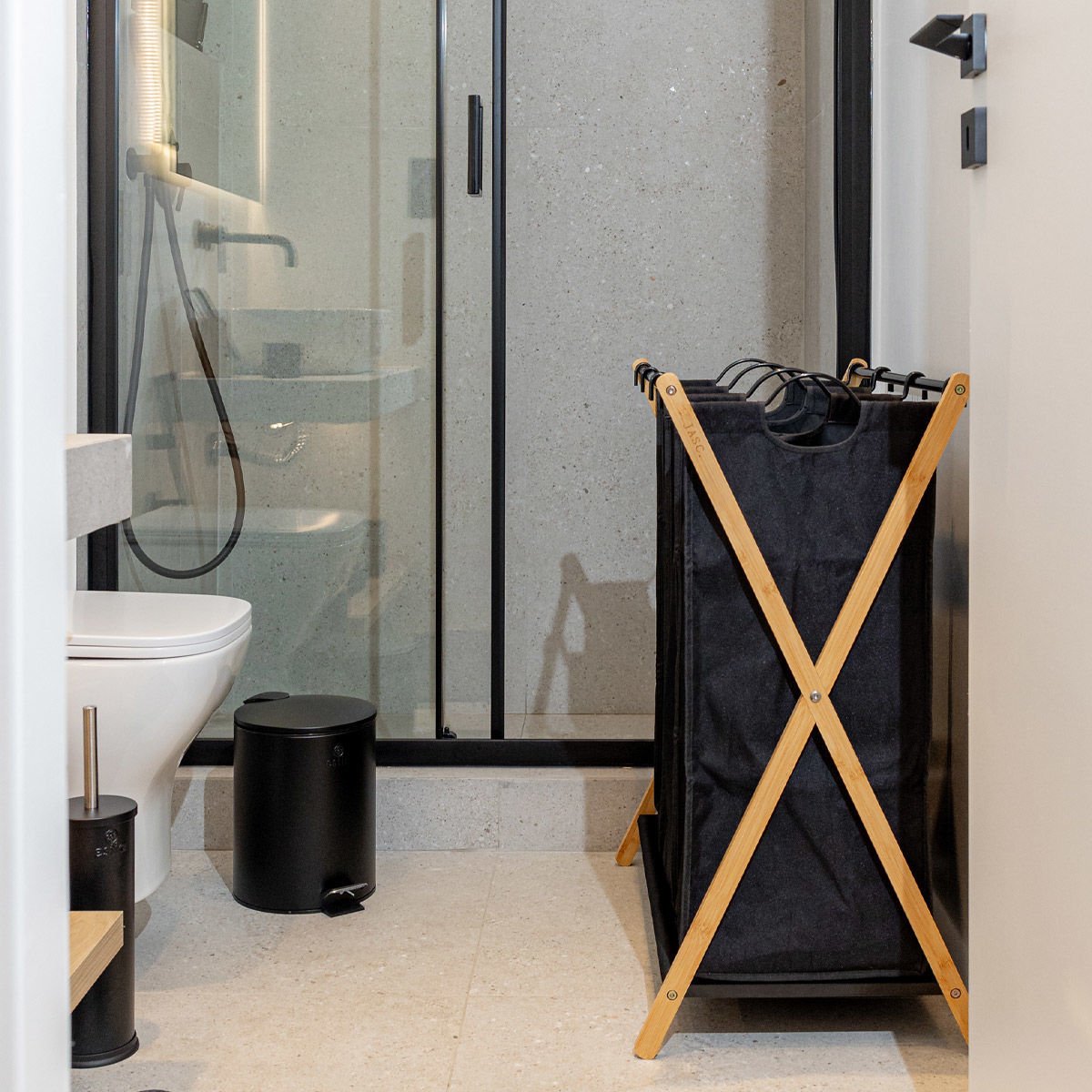 ESTIA ΚΑΛΑΘΙ ΑΠΛΥΤΩΝ BAMBOO ESSENTIALS 102lt 3 ΘΕΣΕΩΝ 68x40x76cm ΜΑΥΡΟ - Image 4