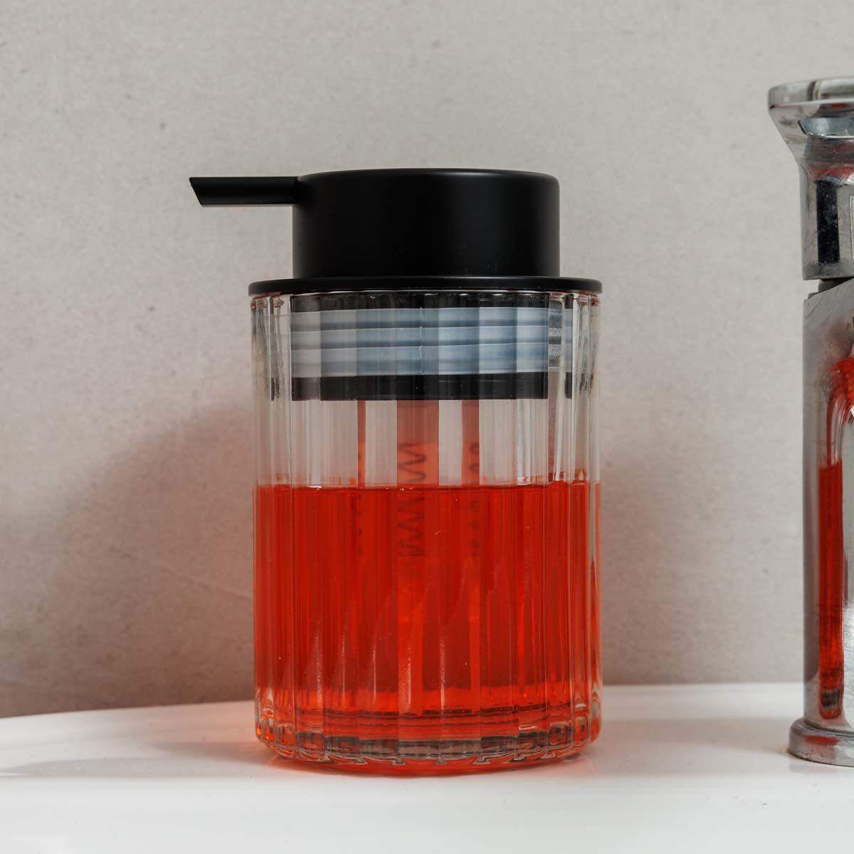 ESTIA ΑΝΤΛΙΑ ΣΑΠΟΥΝΙΟΥ ALIVIO ΓΥΑΛΙΝΗ ΑΝΑΓΛΥΦΗ 300ml 7.8x12.5cm ΔΙΑΦΑΝΗΣ - Image 3