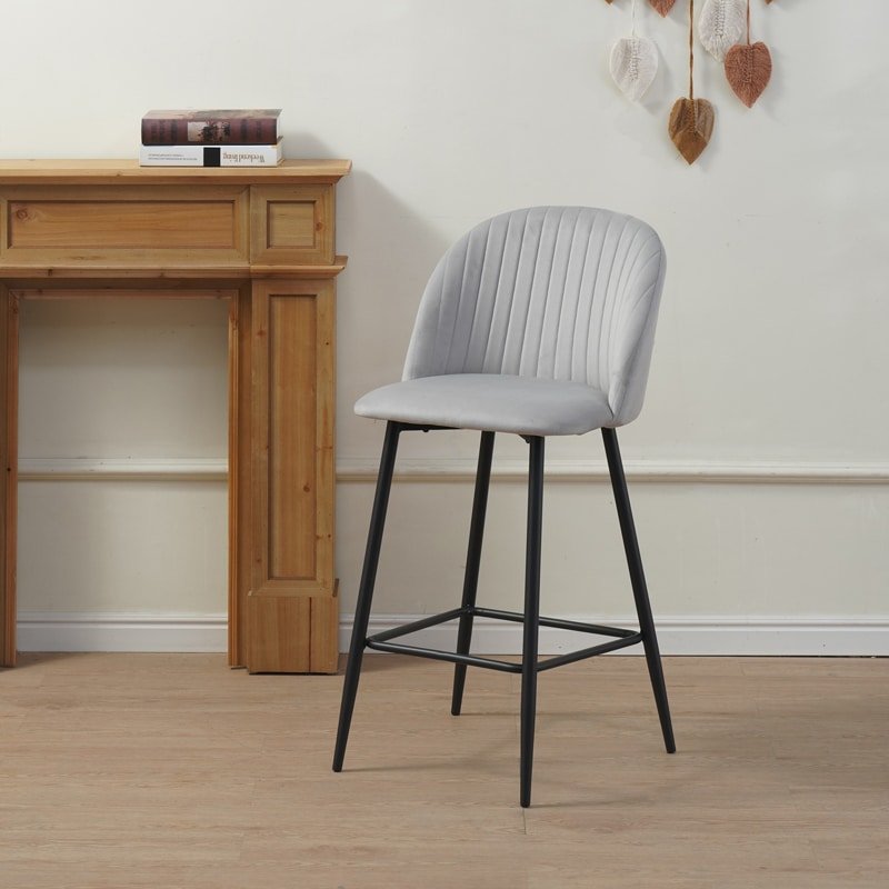 Σκαμπό μπαρ Barow βελούδο σε ανοιχτό γκρι απόχρωση με μαύρα μεταλλικά πόδια 53x46.5x96.5 - Image 2