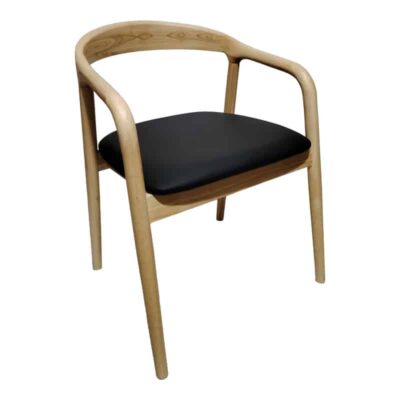 Πολυθρόνα Hogie rubberwood σε φυσική απόχρωση με μαύρο pu μαξιλάρι 61x60x76εκ