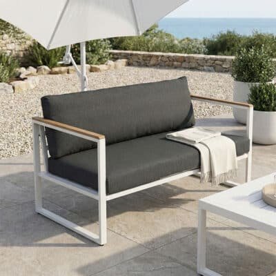 Καναπές διθέσιος Aurelio pakoworld μεταλλικός σε λευκή -μαξιλάρια σε ανθρακί απόχρωση 130x74x63εκ