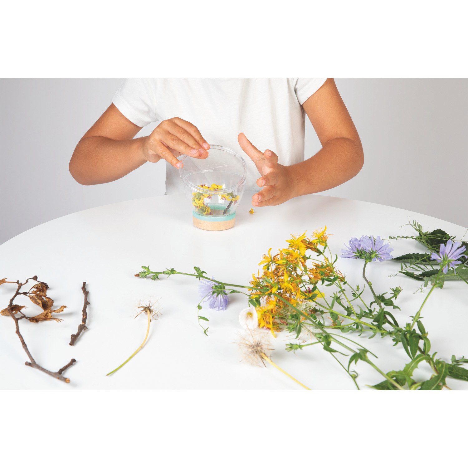 HAPPY GARDEN ΜΕΓΕΘΥΝΤΙΚΟΣ ΦΑΚΟΣ ΠΑΡΑΤΗΡΗΣΗΣ JANOD ΕΚΠΑΙΔΕΥΤΙΚΑ ΠΑΙΧΝΙΔΙΑ (ΓΙΑ ΠΑΙΔΙΑ +3) - Image 4
